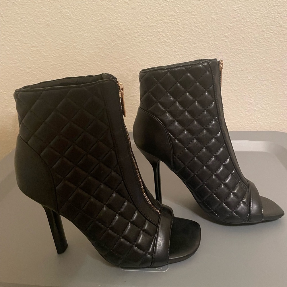 Fall booties size - Picture 4 of 6